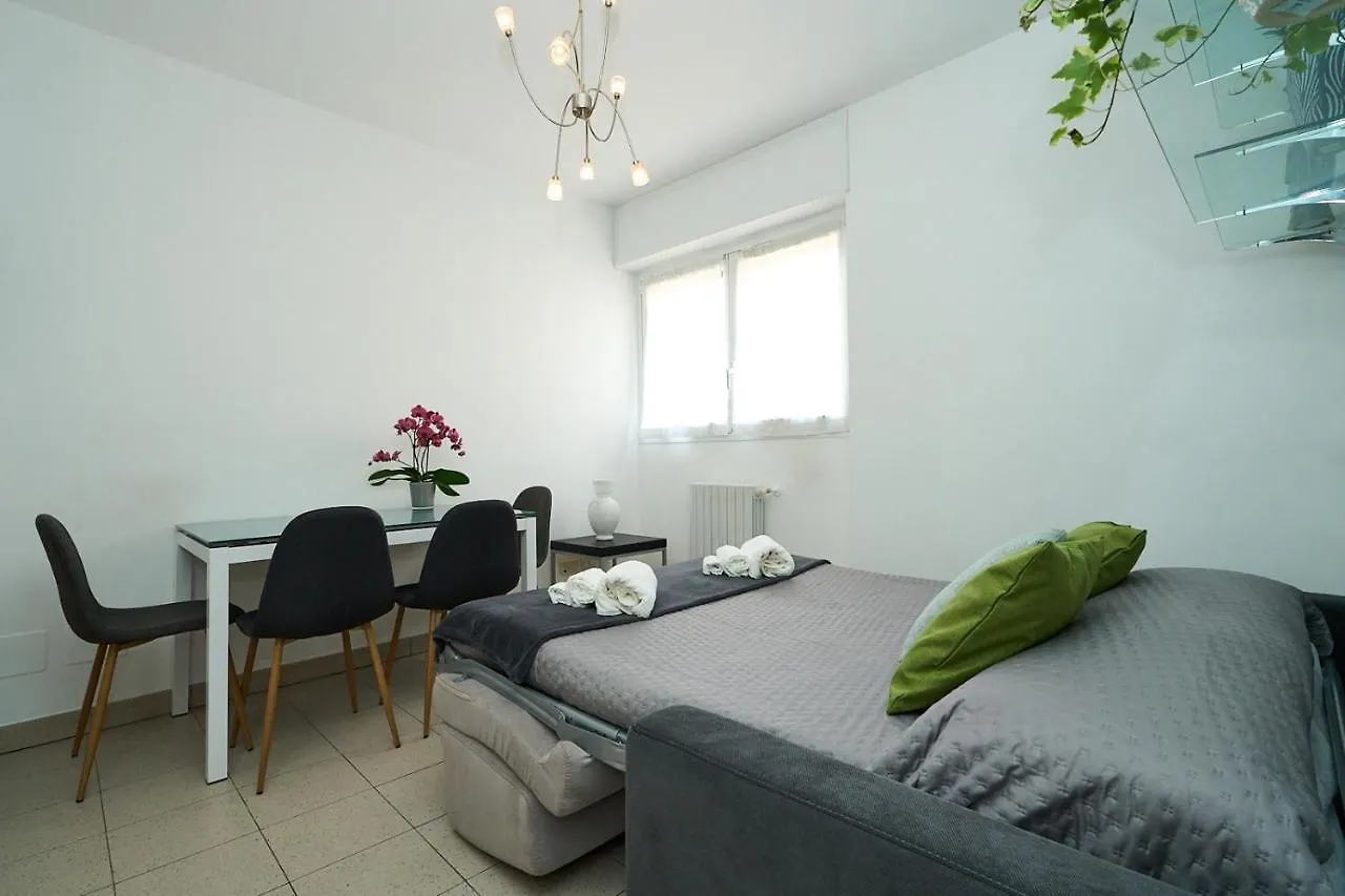 Design House A/C Wifi 20 Minutes From Duomo Apartment Milan