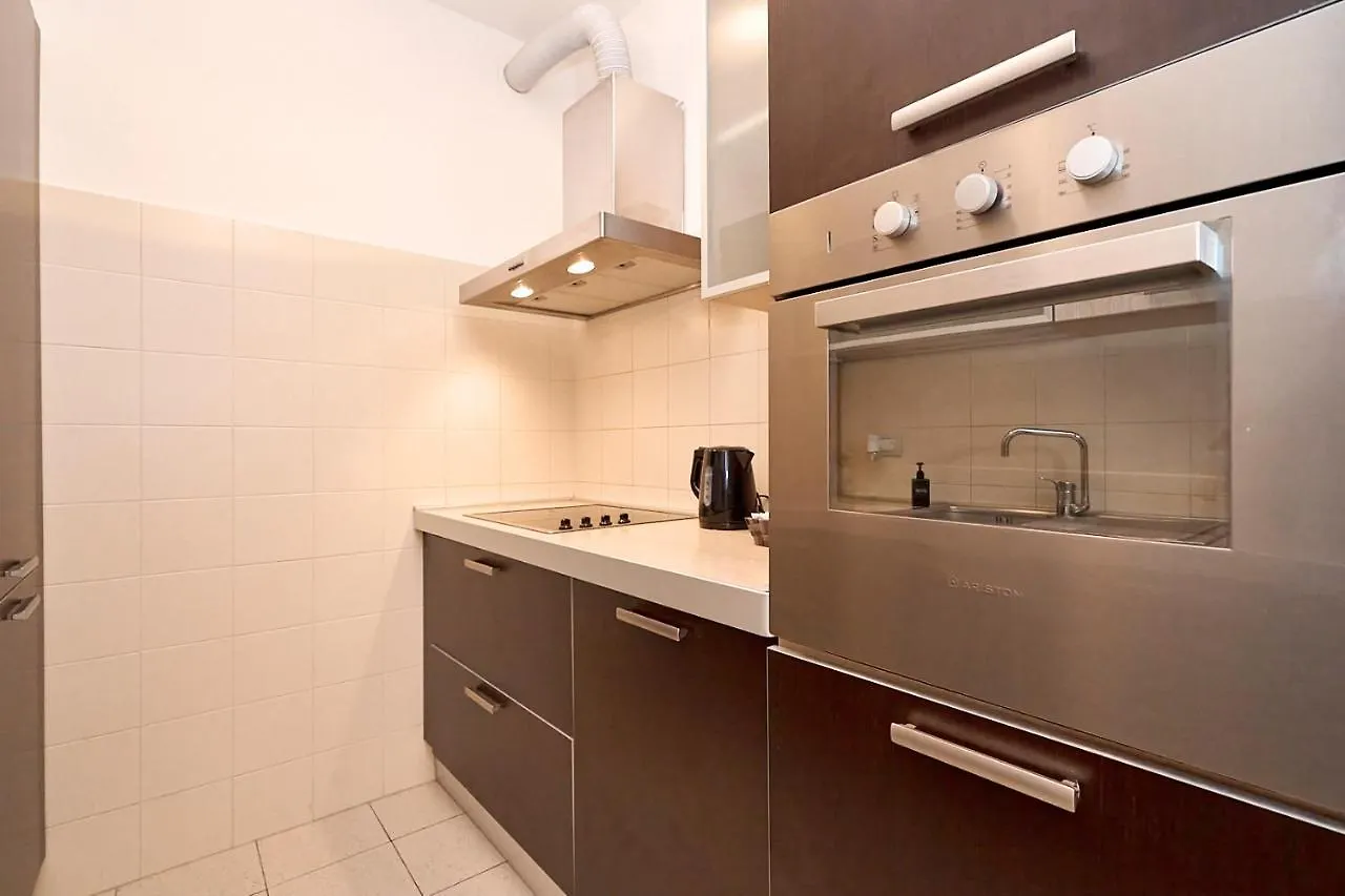 Design House A/C Wifi 20 Minutes From Duomo Apartment Milan