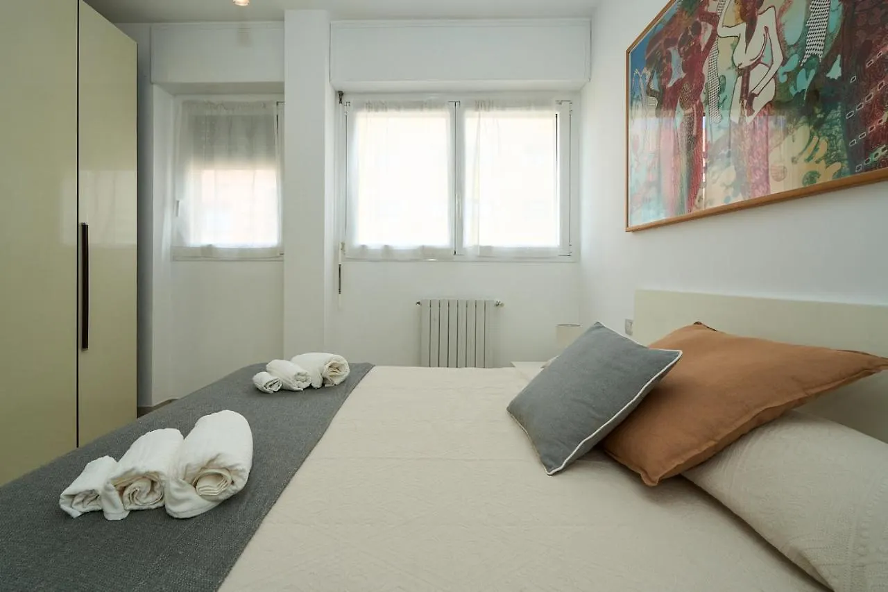 Ferienwohnung Design House A/C Wifi 20 Minutes From Duomo Mailand